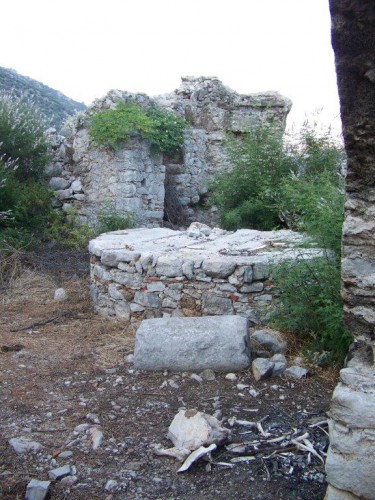 100_7652_ruines.jpg