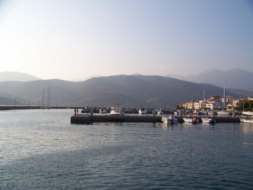 100_9275_La marina d'Itea.jpg