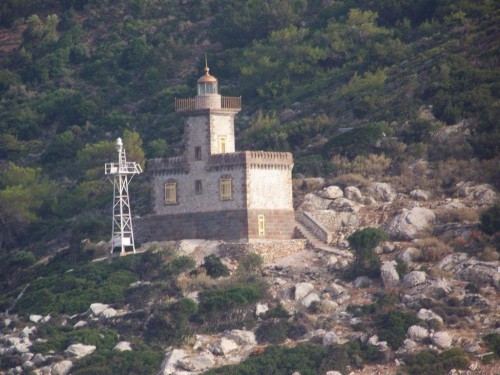 100_9469_Le phare de Poros.jpg