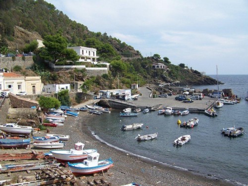 100_8851_Le petit port d'Ustica.jpg