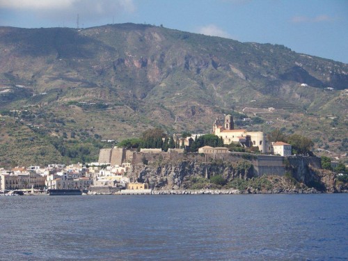 100_8937_La citadelle de Lipari.jpg