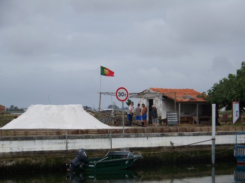 100_7380_Aveiro, la récolte de sel est limitée à 30 tonnes!!!.jpg