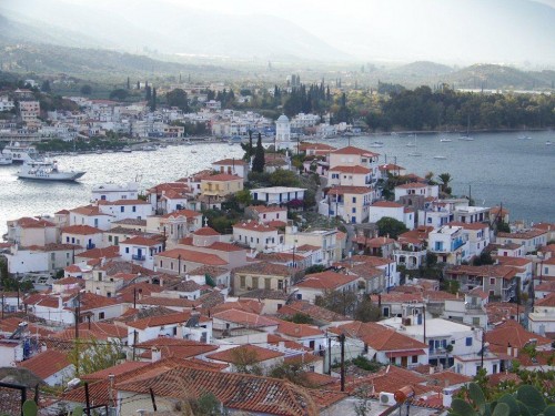 100_9488_Poros vue de la petite chapelle.jpg