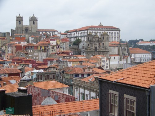 100_7259_Porto_Vue sur le quartier de la cathédrale.jpg