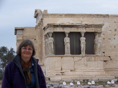 100_0333_Christa et les Caryatides.jpg