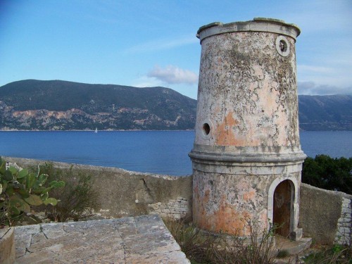 100_9171_Fiskardo, le phare Vénitien.jpg