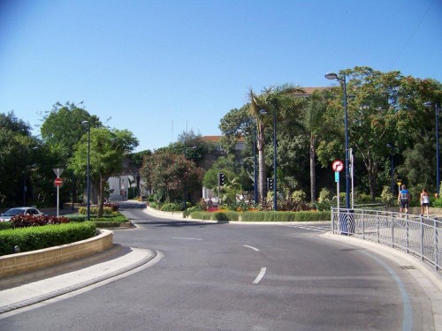 100_8230_Gibraltar Les rues sont nickel chrome.jpg