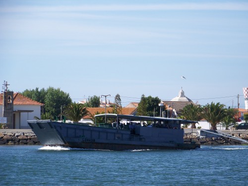 100_7301_Ancien bateau de débarquement servant au transport des militaires.jpg