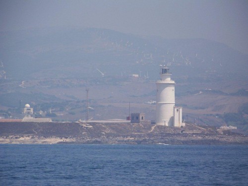 100_8210_Phare de Tarifa dans le brouillard.jpg