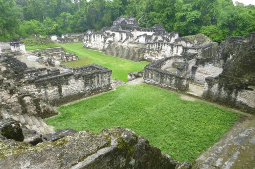 tikal place du palais.JPG