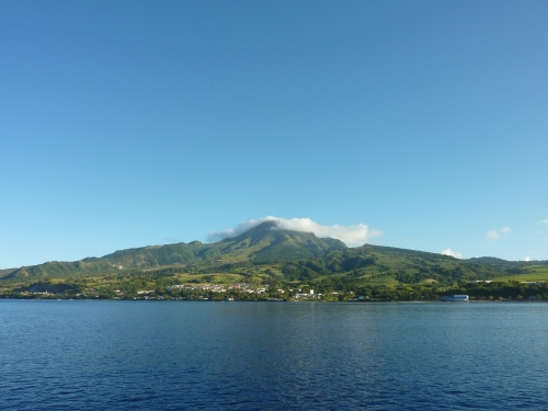 Baie de Saint-Pierre et Montagne Pelée, Martinique.JPG