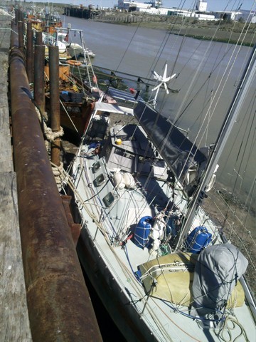 12 bis Souim à quai maréé basse vers quai pêche.jpg