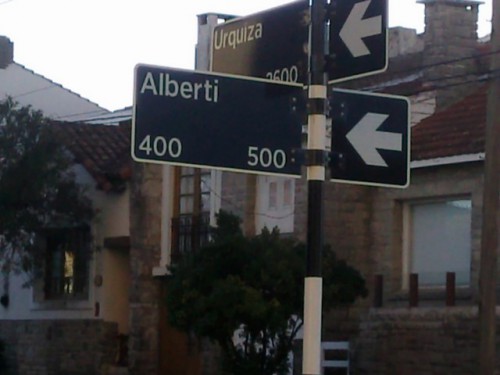 Esquina Alberti Urquiza.jpg