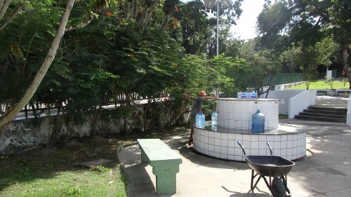 Fontaine eau de source.JPG