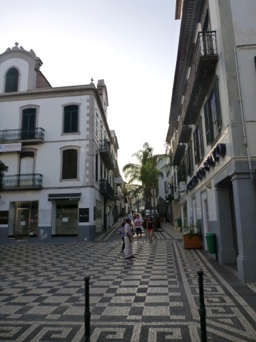 rue funchal 1.jpg