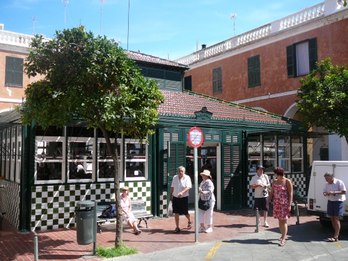 Ciutadella- le marché aux poissons.JPG