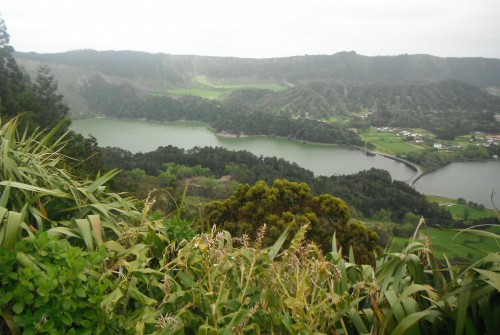 2014-05-17 12h32 lacs azul et verde de Sete Cidades Sao Miguel Açores.JPG