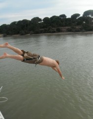 27-5-12 Pascal plonge dans le Guadalquivir.jpg