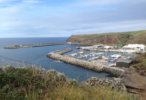 2014-05-04 10h16 vue sur l'entrée et le port Vila Do Porto Santa Maria Açores.JPG