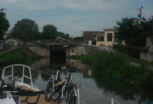 14-8-12 11h14 canal du Centre 2ème écluse montante.JPG