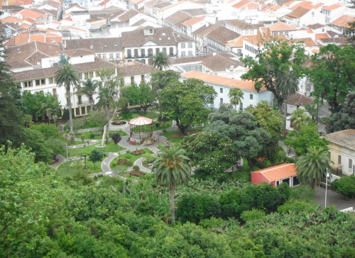 2014-06-15 16h02 vue du jardin Duque  Angra Terceira Açores.JPG